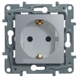 Розетка 2К+З, 16А, со шторками, цвет алюминий, Legrand Etika 672431
