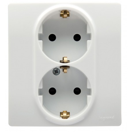 Розетка 2х2К+З, со шторками, цвет белый, Legrand Etika 672223