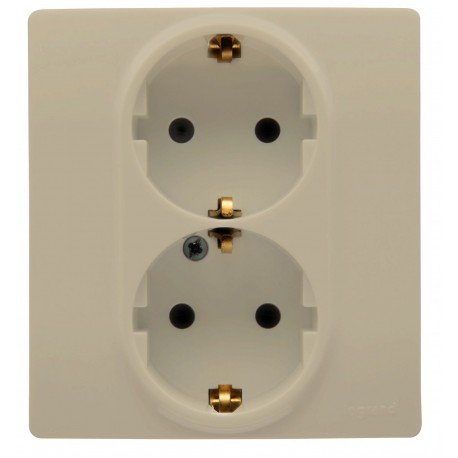Розетка 2х2К+З, со шторками, цвет слоновая кость, Legrand Etika 672323