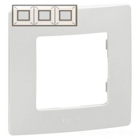 Рамка 3-я, цвет белый, Legrand Etika 672503